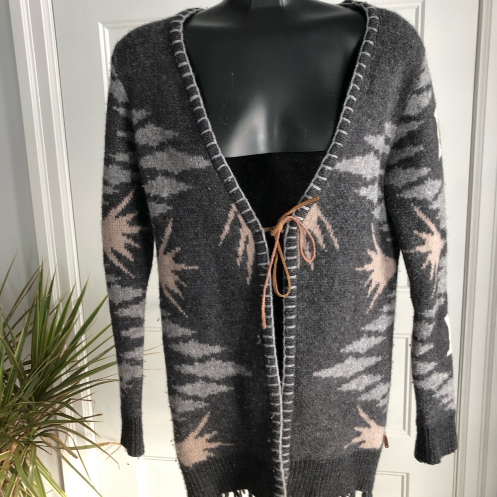 Roots sweater